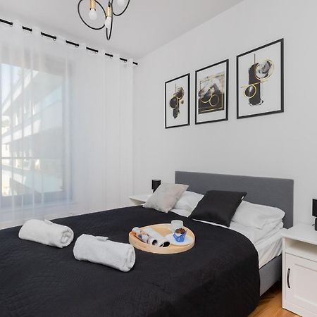 Plac Unii Apartment Gdynia By Noclegi Renters Exterior photo
